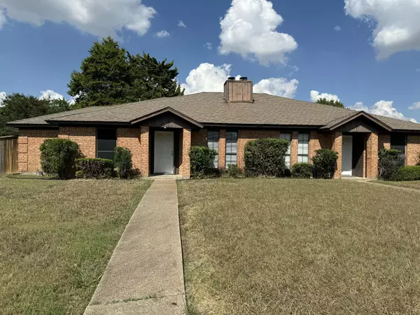 405 Amber LN, Desoto, TX 75115