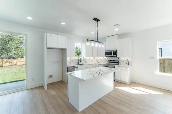 Sulphur Springs, TX 75482,124 Goodman ST