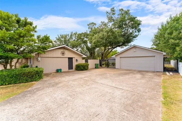 Duncanville, TX 75137,1115 S Greenstone LN