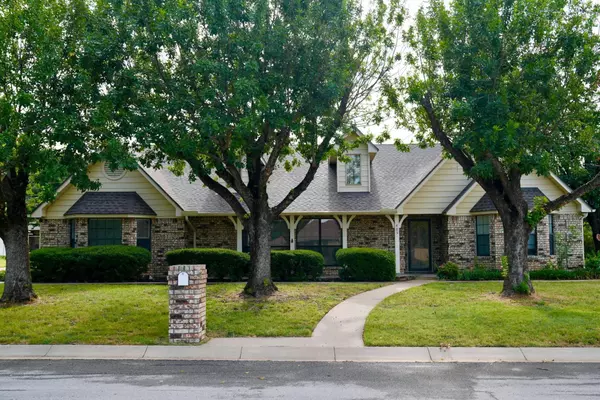 405 S Denton AVE, Justin, TX 76247
