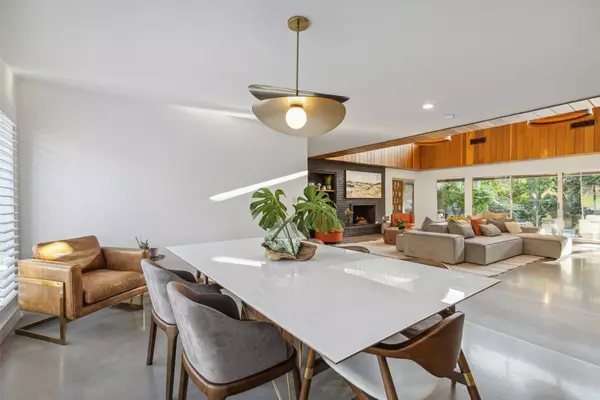 Dallas, TX 75248,5908 Meadowcreek DR