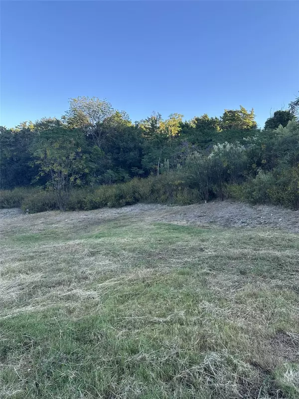 803 Poage DR, Woodway, TX 76712