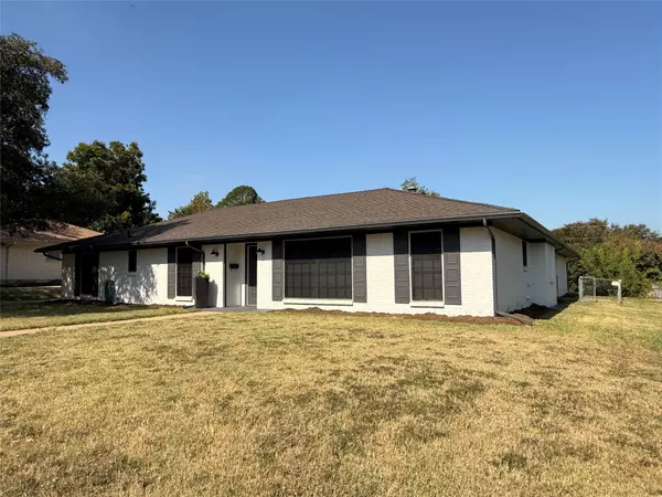 Fort Worth, TX 76133,6212 Winifred DR