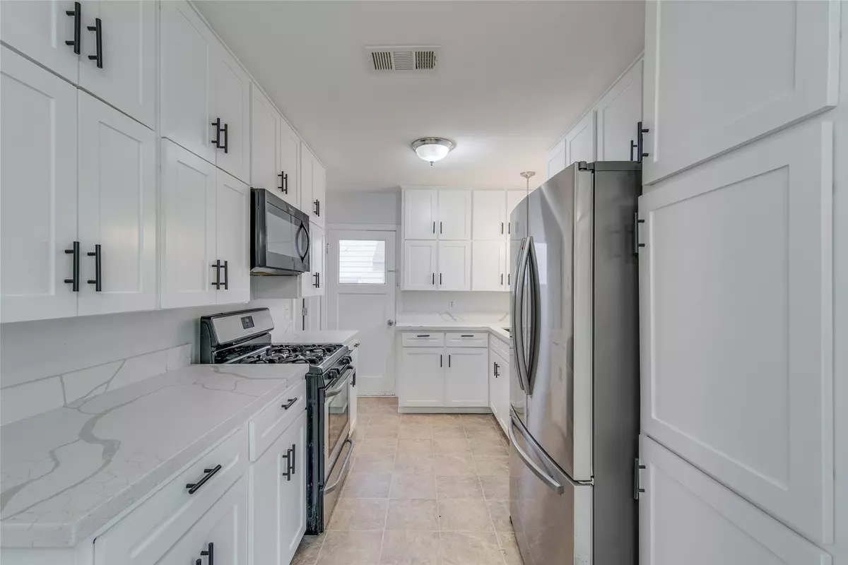 Hillsboro, TX 76645,1033 E Elm ST