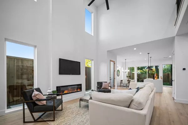 Dallas, TX 75212,2814 guymon