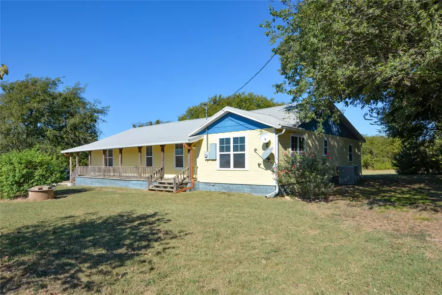 322 Hcr 2320, Abbott, TX 76621