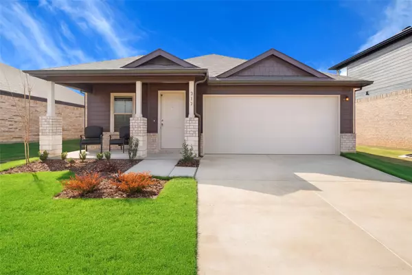 206 Still Glen DR, Terrell, TX 75160