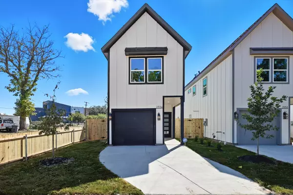 2534 Lowery ST, Dallas, TX 75215