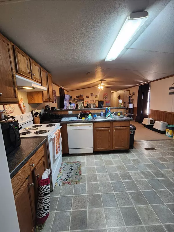 Greenwood, LA 71033,7120 Golden Meadows RD