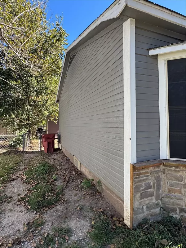 Bonham, TX 75418,1406 Pecan