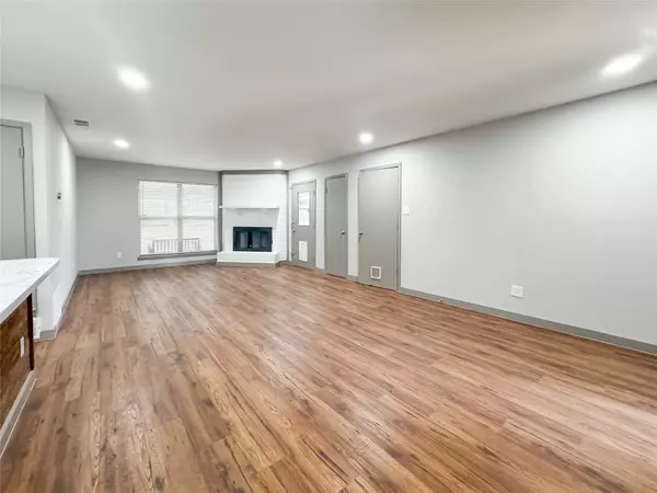 Grand Prairie, TX 75052,1302 N San Saba ST