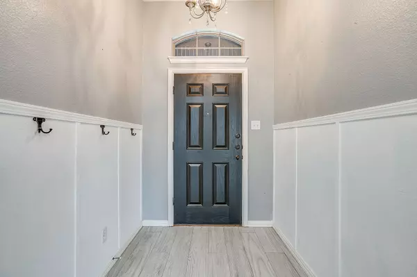 Burleson, TX 76028,621 Daniel DR