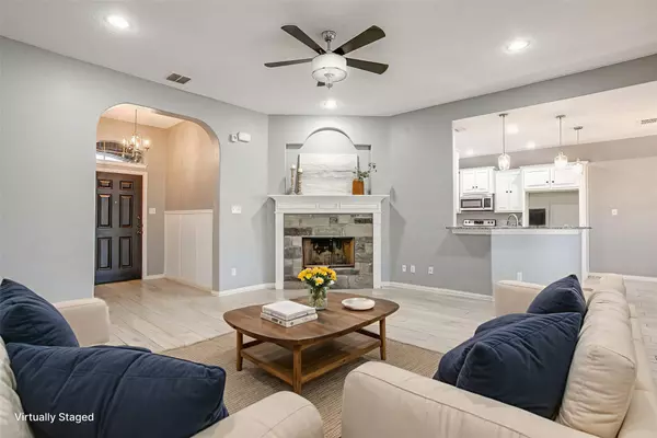 Burleson, TX 76028,621 Daniel DR