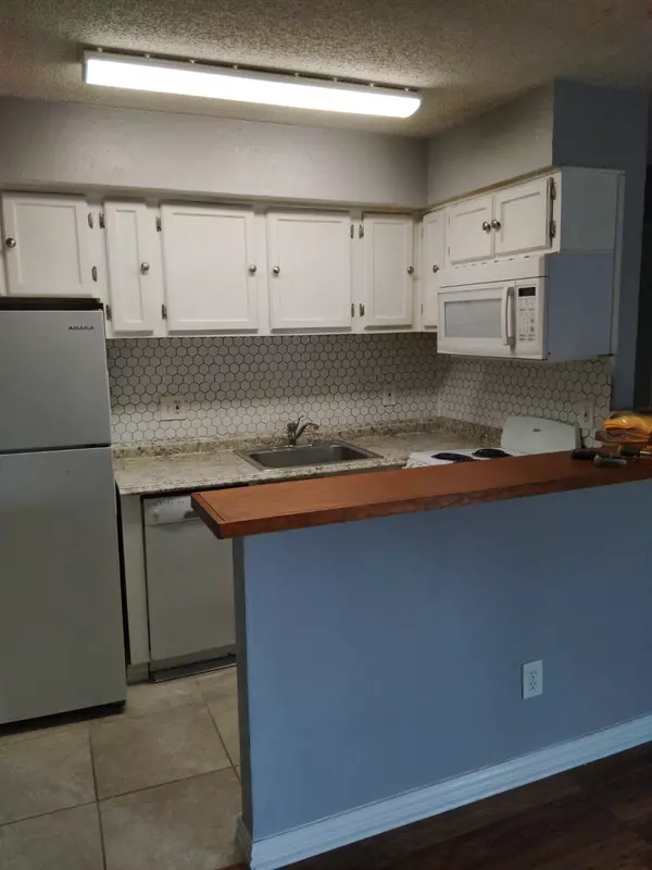 Dallas, TX 75243,9809 Walnut ST #E305