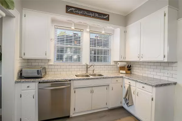 Shreveport, LA 71105,3464 Broadmoor BLVD