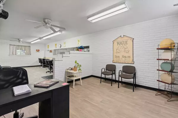 Glen Rose, TX 76043,112 Barnard ST