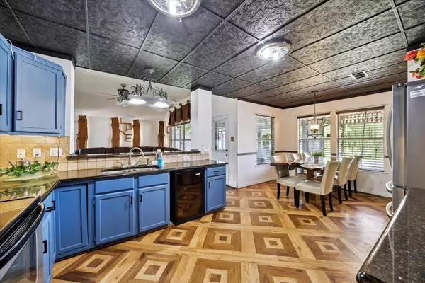 Garland, TX 75040,1701 Prairie Creek CT