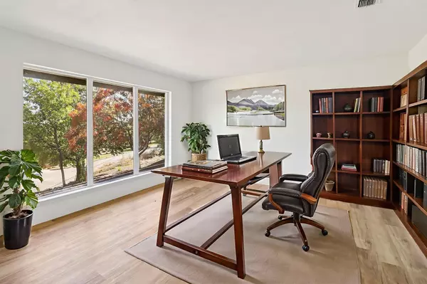 Fort Worth, TX 76116,3950 Rowan DR