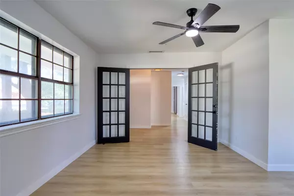 Grand Prairie, TX 75051,2126 Huntington DR