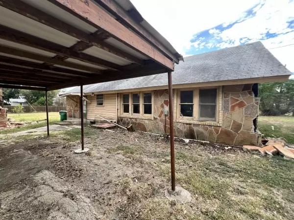 Cranfills Gap, TX 76637,502 Meridian