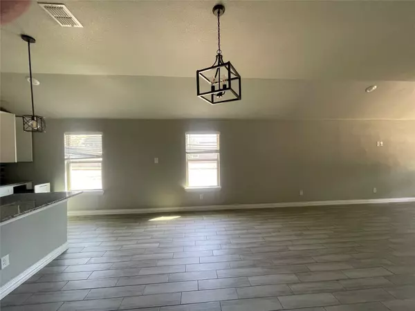 Fort Worth, TX 76105,3331 Avenue L