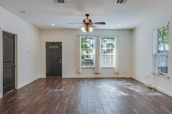 Cleburne, TX 76031,1012 N Robinson ST