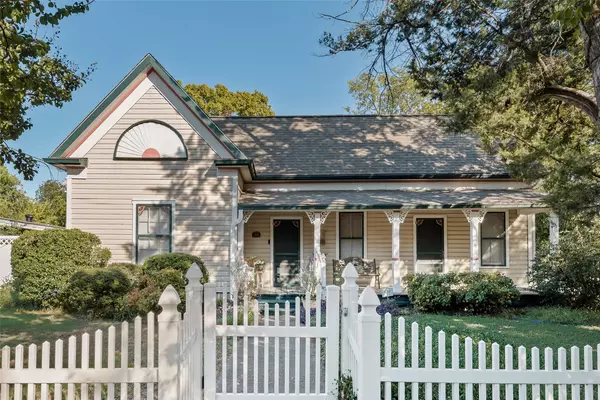 318 S O Connor RD, Irving, TX 75060