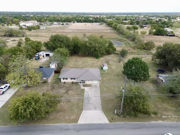 312 Lowrance RD, Red Oak, TX 75154