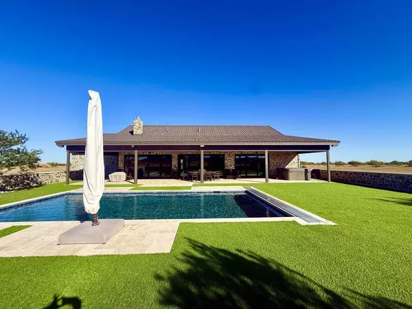 483 County Road 353, Merkel, TX 79536