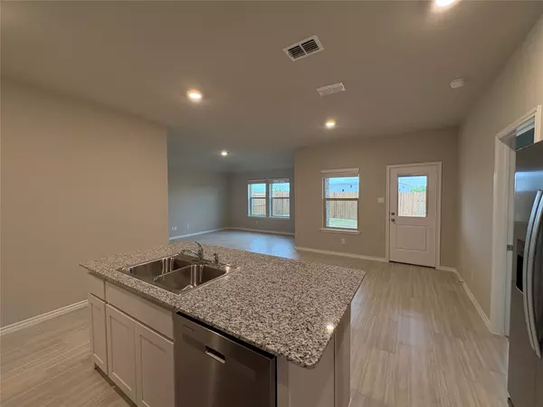 Cleburne, TX 76033,548 Marsh ST