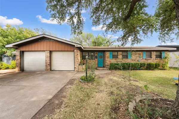 2704 Alta Vista CIR, Waco, TX 76706