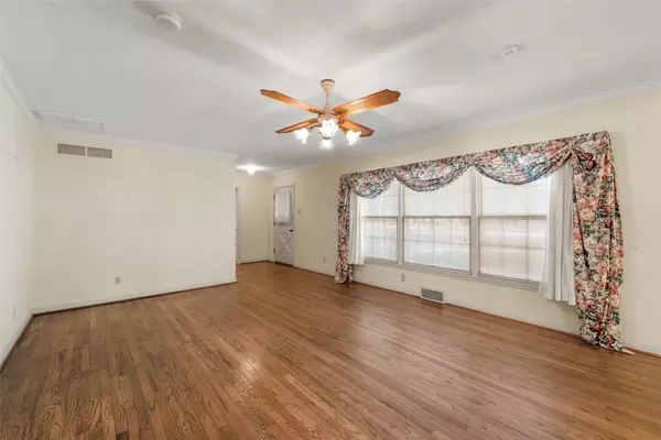 Waco, TX 76710,4825 Hillcrest DR