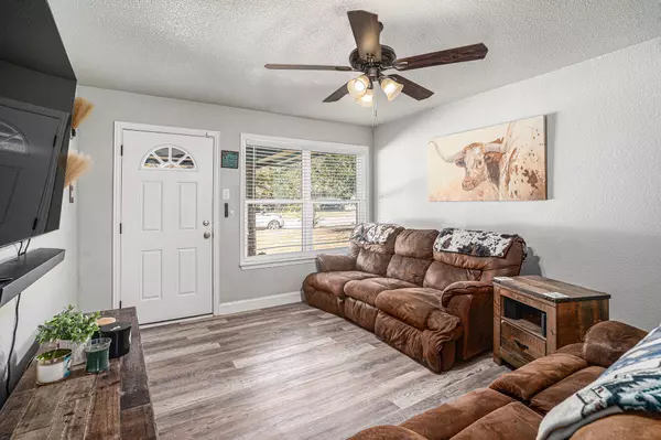 Cleburne, TX 76033,807 Poindexter AVE