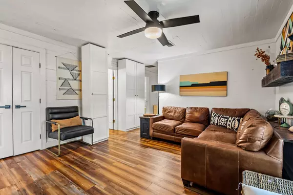 Bonham, TX 75418,1604 Center ST