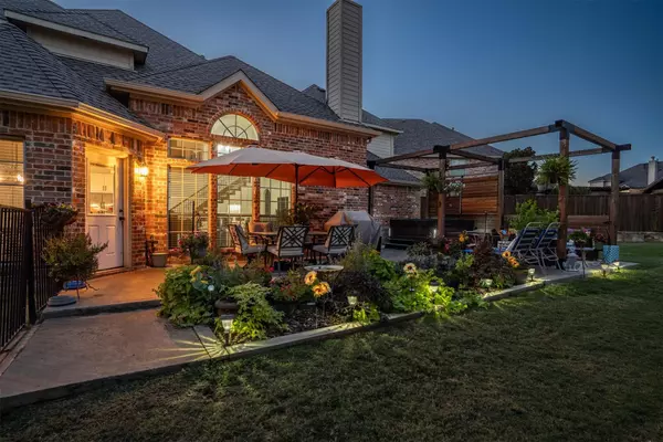 2902 Sioux CT, Corinth, TX 76210