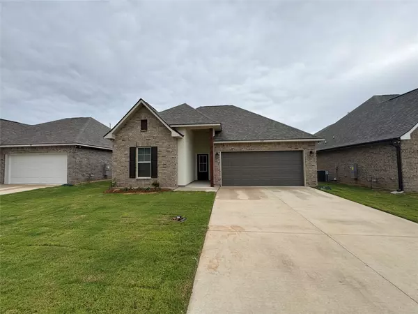 305 Hendry DR, Bossier City, LA 71111