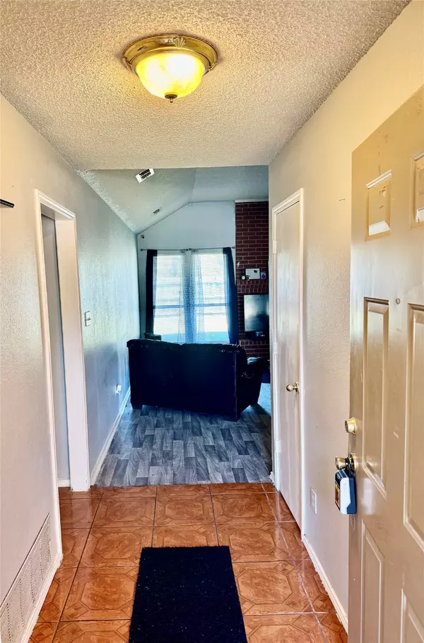 Arlington, TX 76018,5536 Creekridge DR