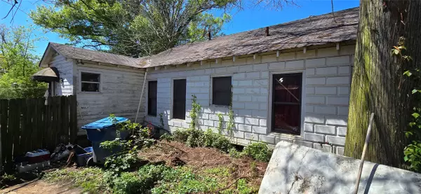 Vivian, LA 71082,325 E Oklahoma AVE