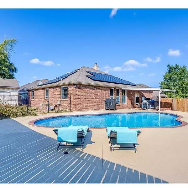 Burleson, TX 76028,1008 Miles AVE