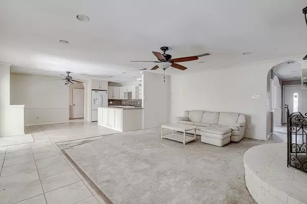 Hurst, TX 76053,849 Wheelwood