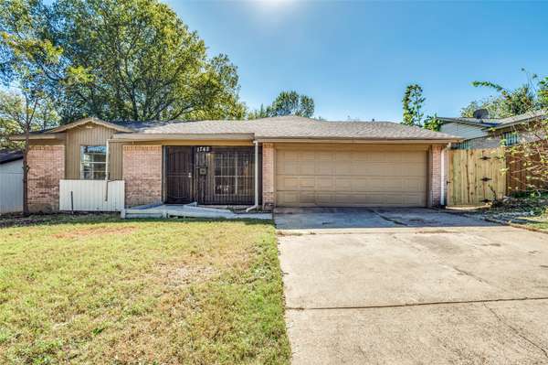 1742 E Red Bird LN, Dallas, TX 75241
