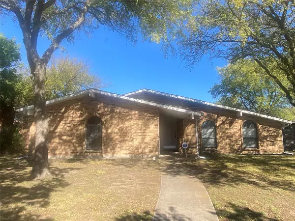 470 Mckinley ST, Cedar Hill, TX 75104