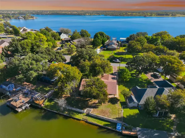 4110 Apache Trail CT, Granbury, TX 76048