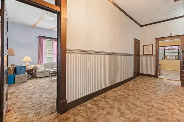 Cleburne, TX 76031,407 N Wilhite ST