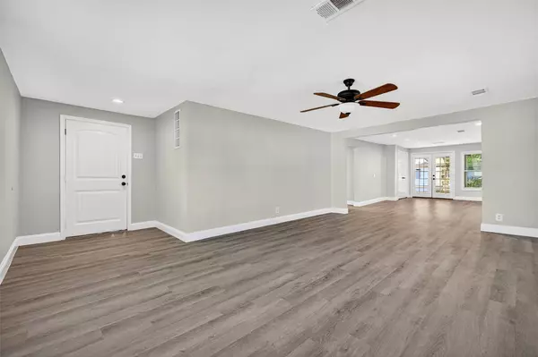 Savoy, TX 75479,210 S Vine ST