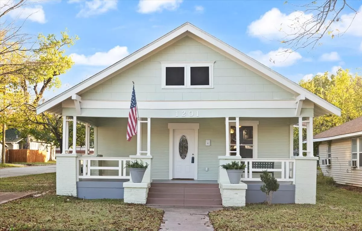 Fort Worth, TX 76110,1201 W Arlington AVE