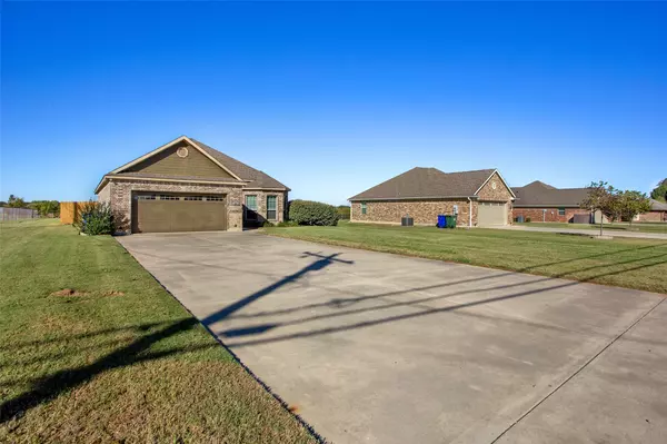 Whitesboro, TX 76273,627 Bois D Arc ST