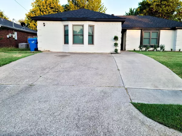 Rowlett, TX 75089,7810 Creek View DR