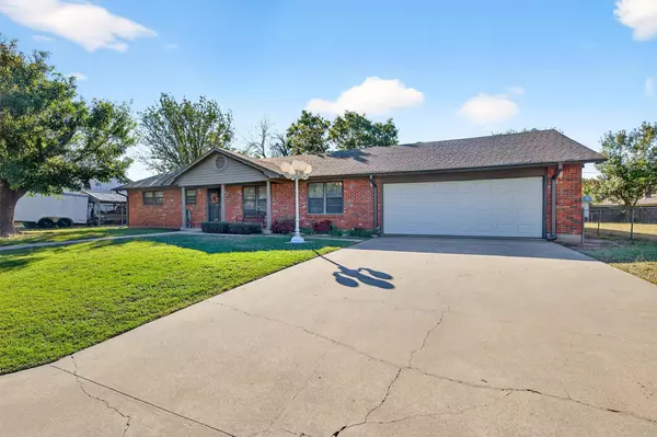 Whitesboro, TX 76273,203 Red River DR