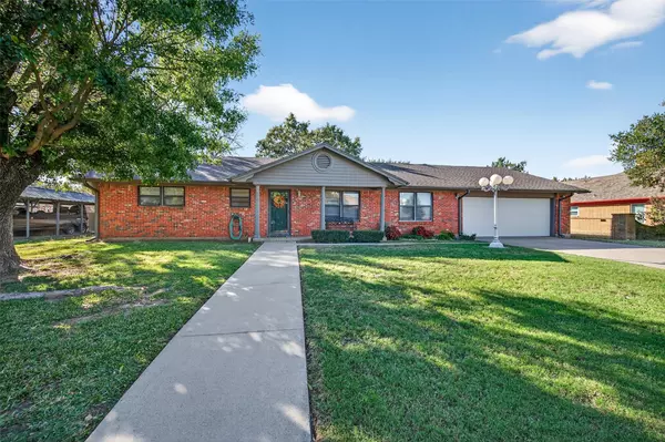 Whitesboro, TX 76273,203 Red River DR